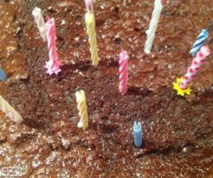 пазл Шоколадный торт с зажженными свечами